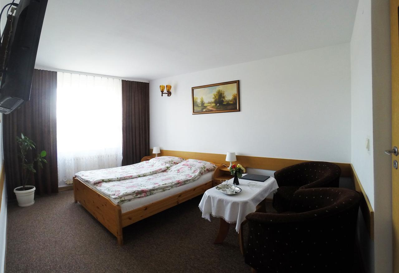 Hotel Kot Siestrzen Buitenkant foto