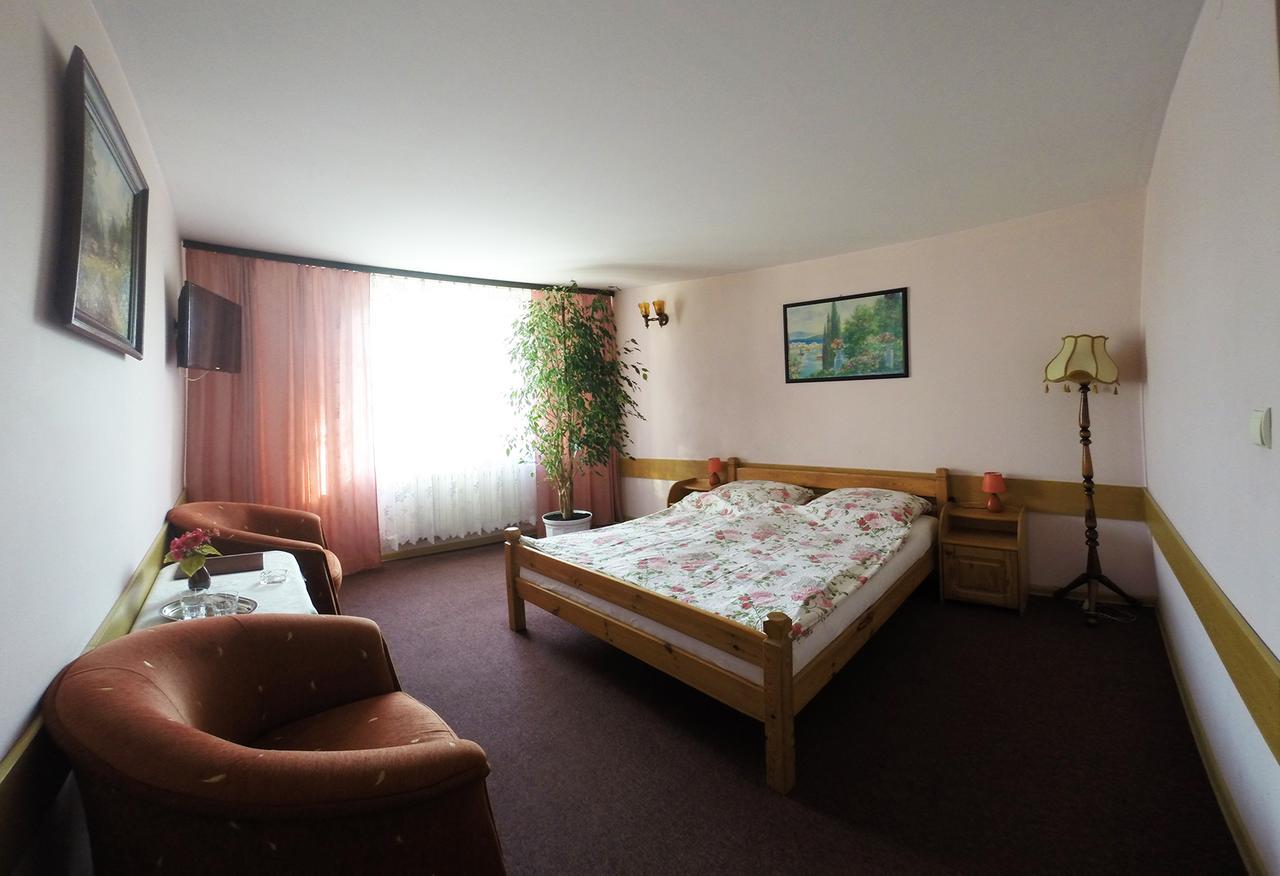 Hotel Kot Siestrzen Buitenkant foto